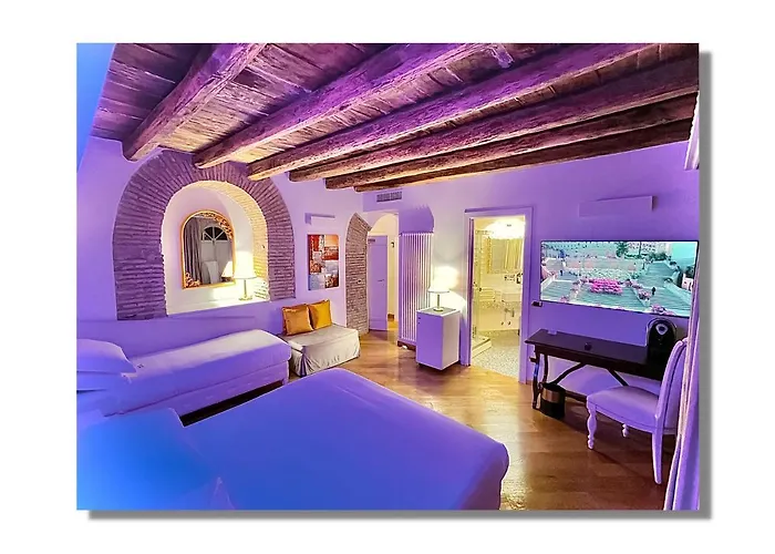 Maison Spagna Konukevi 4*