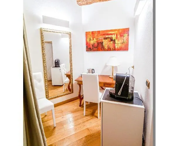 Maison Spagna Konukevi 4*